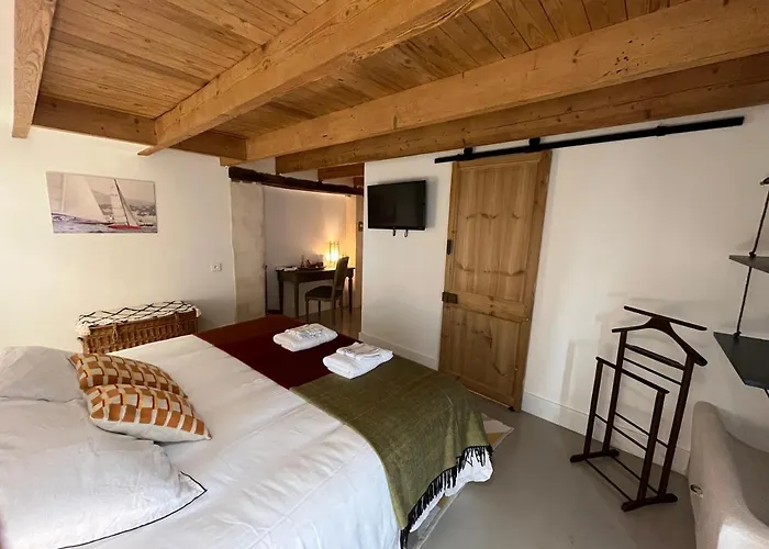 Casa de hóspedes Le Clos De Flo 17 3*